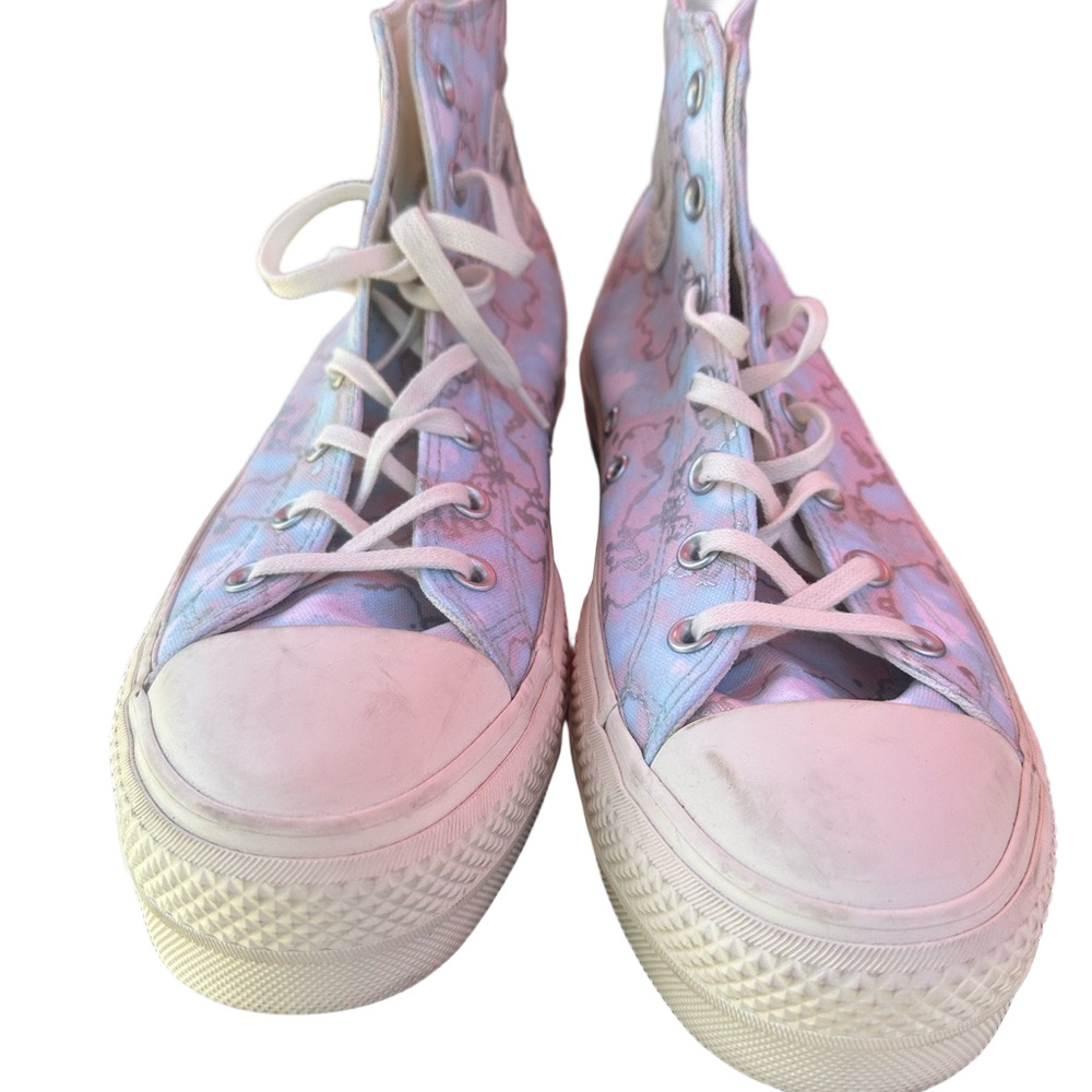 Women’s Converse High Top Sneakers Size 10.5